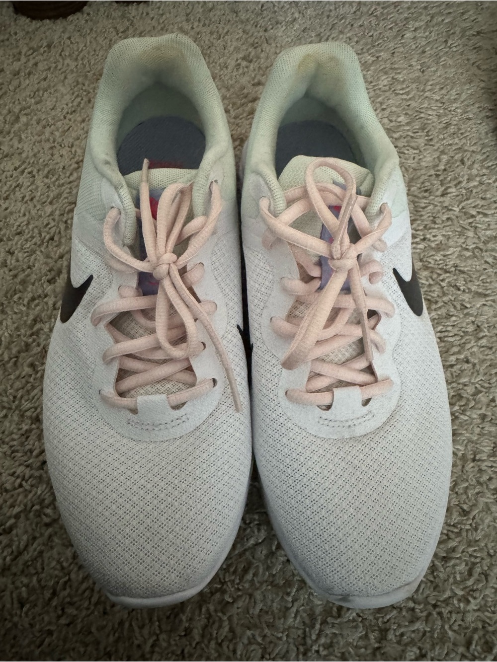 Nike Women’s white Running Shoes with Pale Pink Laces